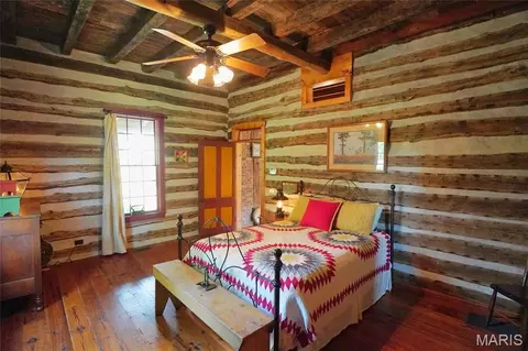 Bedroom - 2136 Walz Rd, Hermann, MO 65041 photo 2 of 10