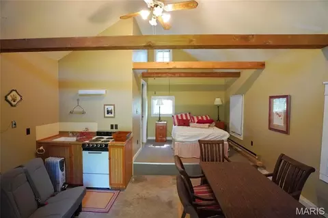 Bedroom - 2136 Walz Rd, Hermann, MO 65041 photo 9 of 10