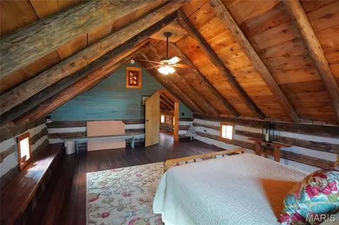 Bedroom - 2136 Walz Rd, Hermann, MO 65041 photo 7 of 10