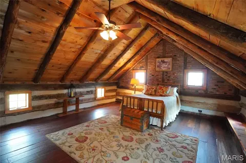 Bedroom - 2136 Walz Rd, Hermann, MO 65041 photo 6 of 10