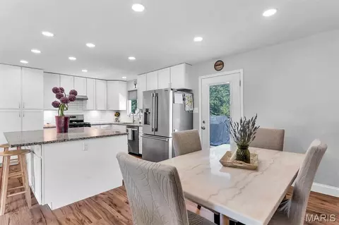 Dining - 154 Vincent St, Pacific, MO 63069 photo 1 of 3