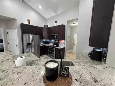 Kitchen - 13 Ridgepoint Meadows Ct, Union, MO 63084 photo 2 of 4