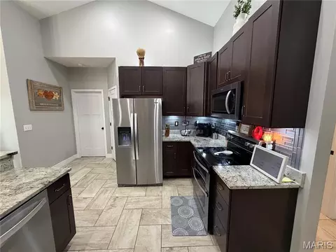 Kitchen - 13 Ridgepoint Meadows Ct, Union, MO 63084 photo 3 of 4