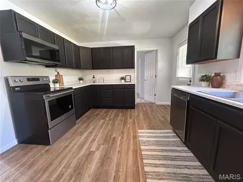 Kitchen - 1461 Elmont Rd, Sullivan, MO 63080 photo 1 of 4
