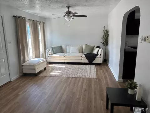 Living - 1461 Elmont Rd, Sullivan, MO 63080 photo 1 of 2