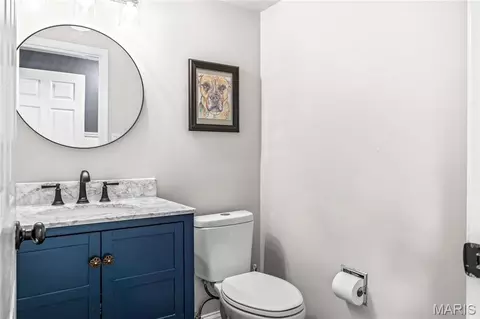 Bath - 516 Oak Leaf Manor Ct, Ballwin, MO 63021 photo 5 of 5