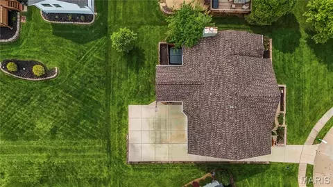 View/Area - 516 Oak Leaf Manor Ct, Ballwin, MO 63021 photo 2 of 4