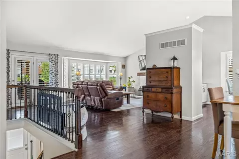 Entry Way - 516 Oak Leaf Manor Ct, Ballwin, MO 63021 photo 2 of 2