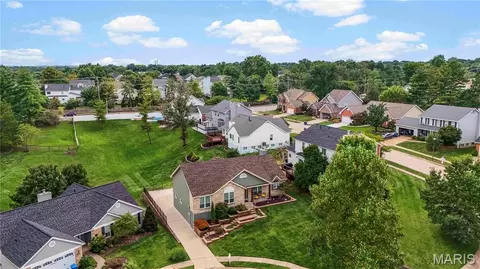 View/Area - 516 Oak Leaf Manor Ct, Ballwin, MO 63021 photo 3 of 4
