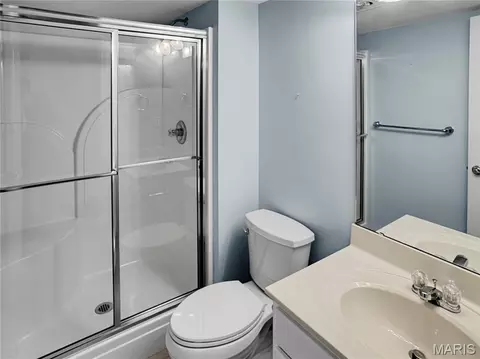 Bath - 2500 Rabbit Trail Dr, Washington, MO 63090 photo 6 of 6