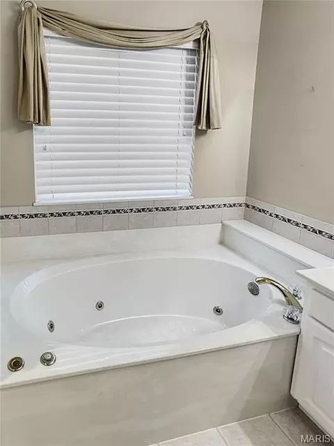 Bath - 2500 Rabbit Trail Dr, Washington, MO 63090 photo 1 of 6