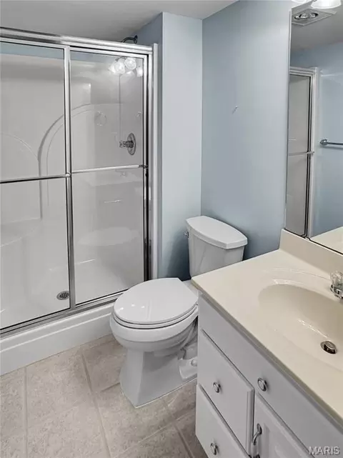 Bath - 2500 Rabbit Trail Dr, Washington, MO 63090 photo 5 of 6