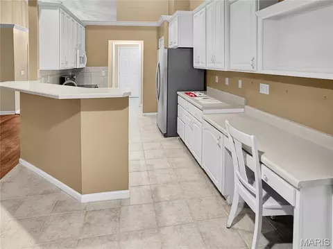 Kitchen - 2500 Rabbit Trail Dr, Washington, MO 63090 photo 5 of 6