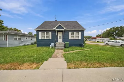 Exterior - 109 N Oak St, Rolla, MO 65401 photo 2 of 7