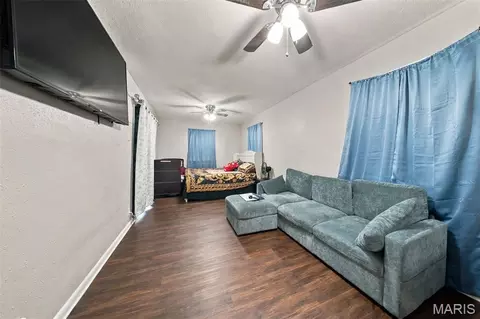 Bedroom - 109 N Oak St, Rolla, MO 65401 photo 1 of 7
