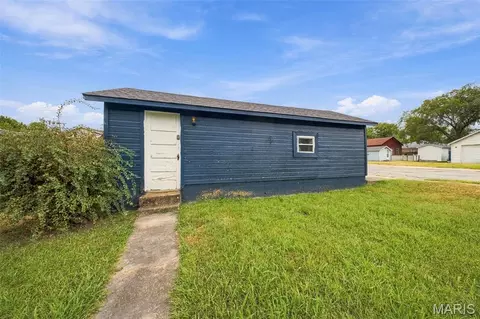 Exterior - 109 N Oak St, Rolla, MO 65401 photo 5 of 7