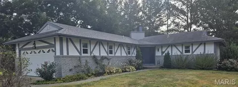 266 Savoy Dr, Lake Saint Louis, MO 63367