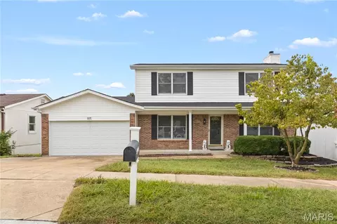 12237 Glenpark Dr, Maryland Heights, MO 63043