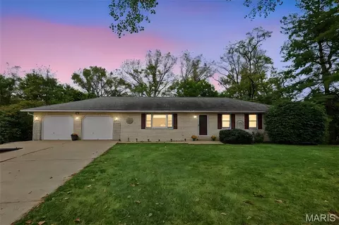 12 Blossom Lake Ln, Maryville, IL 62062