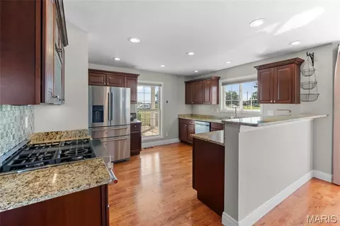 Kitchen - 8053 N State Route 159, Moro, IL 62067 photo 3 of 6