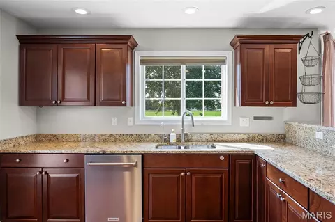 Kitchen - 8053 N State Route 159, Moro, IL 62067 photo 1 of 6