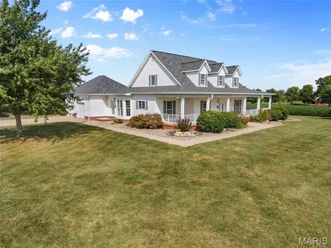 Exterior - 8053 N State Route 159, Moro, IL 62067 photo 11 of 12