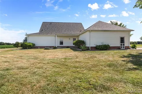Exterior - 8053 N State Route 159, Moro, IL 62067 photo 12 of 12