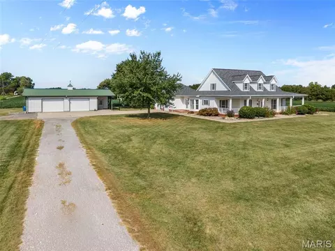 Exterior - 8053 N State Route 159, Moro, IL 62067 photo 9 of 12