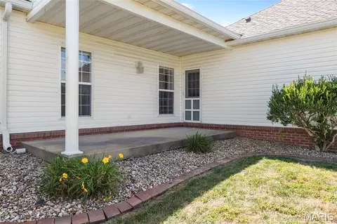 Exterior - 8053 N State Route 159, Moro, IL 62067 photo 5 of 12