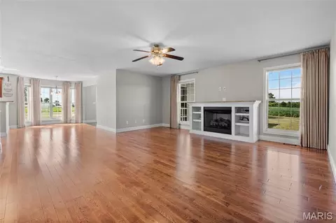 Living - 8053 N State Route 159, Moro, IL 62067 photo 2 of 3