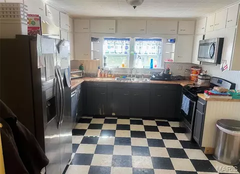 Kitchen - 211 Blue St, Milton, IL 62352 photo 1 of 1