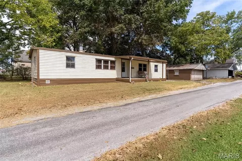 Other - 203 E 3rd St, Christopher, IL 62822 photo 2 of 11