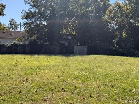 336 Alsobrook St, Kirkwood, MO 63122