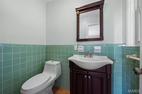 Bath - 10530 Twilight Dr, Sappington, MO 63128 photo 4 of 4