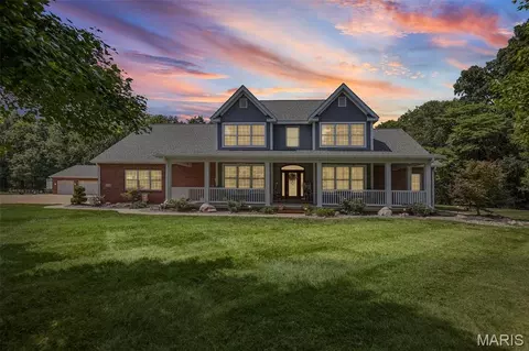 11224 Shade Tree Ln, Highland, IL 62249
