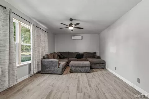 Living - 100 Pecan Blvd, Senath, MO 63876 photo 1 of 3