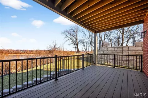 Exterior - 1019 River Bluff Dr, Washington, MO 63090 photo 2 of 4
