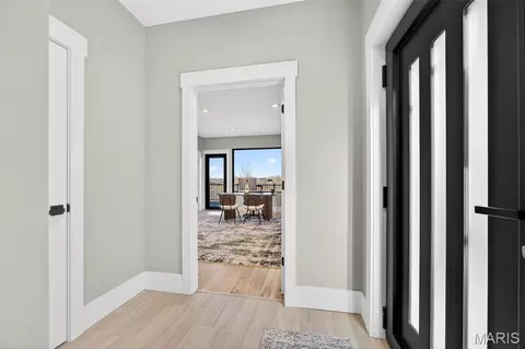 Entry Way - 1019 River Bluff Dr, Washington, MO 63090 photo 2 of 11
