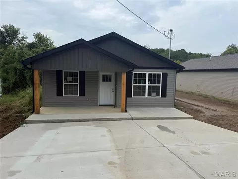 1436 N Spanish St, Cape Girardeau, MO 63701