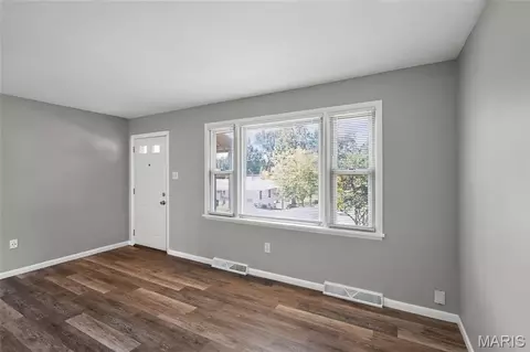 Living - 1540 Roy Dr, Arnold, MO 63010 photo 5 of 7
