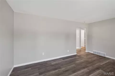 Living - 1540 Roy Dr, Arnold, MO 63010 photo 4 of 7