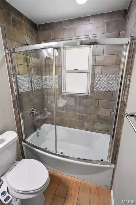 Bath - 1540 Roy Dr, Arnold, MO 63010 photo 2 of 2