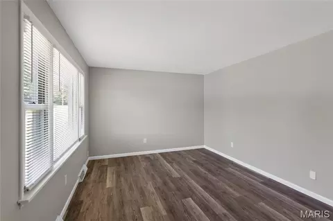 Living - 1540 Roy Dr, Arnold, MO 63010 photo 2 of 7
