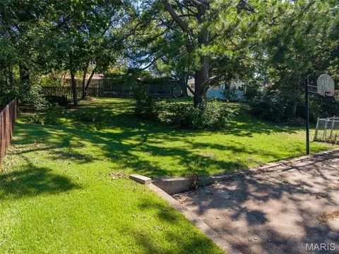 Exterior - 1540 Roy Dr, Arnold, MO 63010 photo 9 of 12