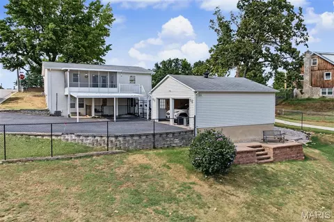 Exterior - 712 Lee Ave, Festus, MO 63028 photo 6 of 7