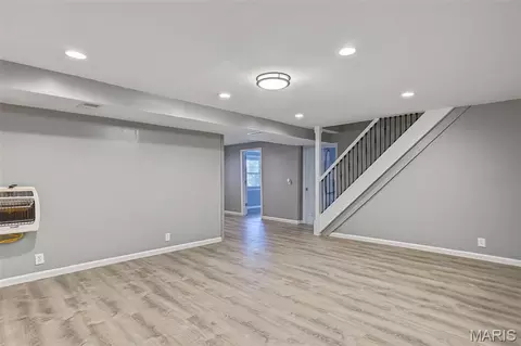 Living - 712 Lee Ave, Festus, MO 63028 photo 5 of 6