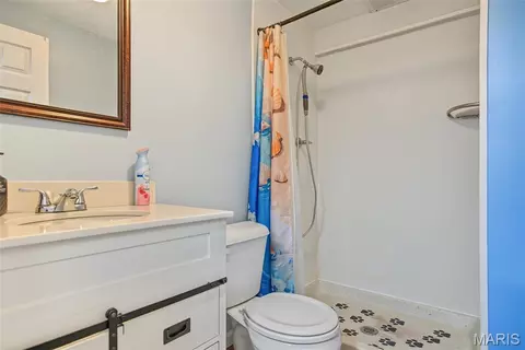 Bath - 712 Lee Ave, Festus, MO 63028 photo 2 of 2