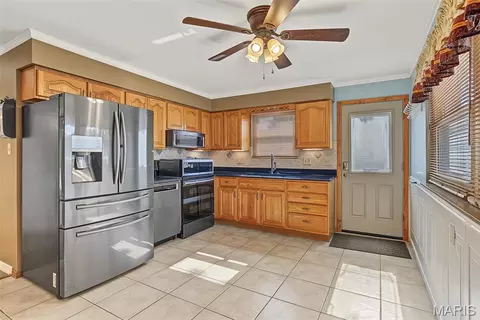 Kitchen - 712 Lee Ave, Festus, MO 63028 photo 2 of 2
