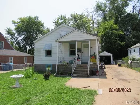 210 Habecking Dr, Saint Louis, MO 63137