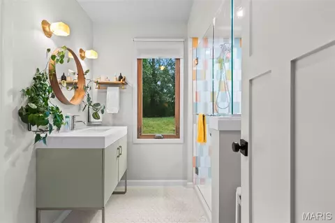 Bath - 11720 Catatoga Dr, Plainview, IL 62685 photo 1 of 3